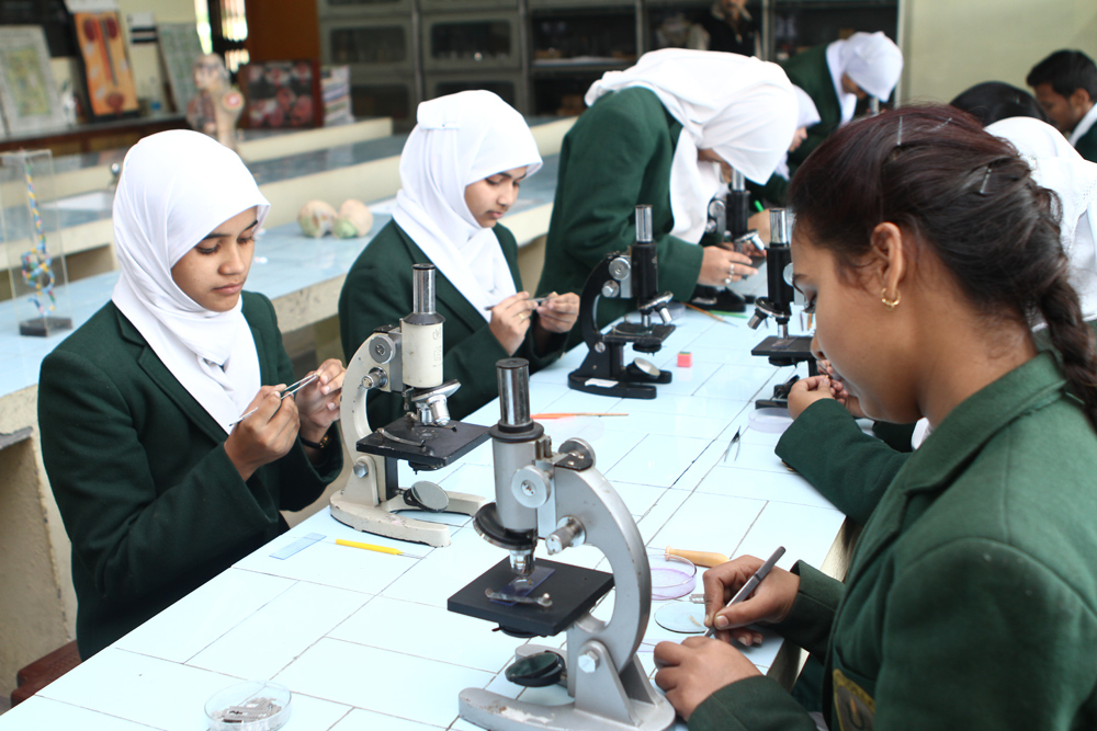 BIOLOGY LAB